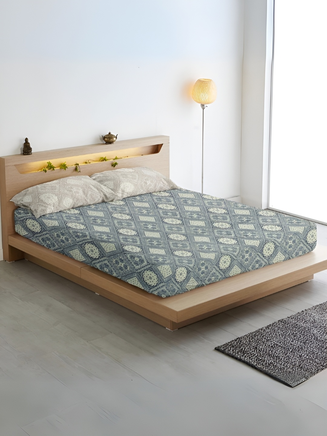 Aurave Blue & Black Floral Printed Microfiber 300 TC King Bedsheet with 2 Pillow Covers
Aurave Blue & Black Floral Printed Microfiber 300 TC King Bedsheet with 2 Pillow Covers