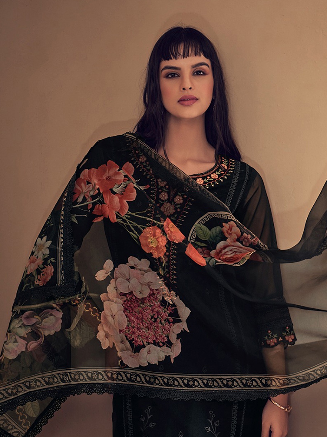 Indo Era Women Floral Embroidered Panelled Thread Work Kurta with Trousers & With Dupatta, Black
Indo Era Women Floral Embroidered Panelled Thread Work Kurta with Trousers & With Dupatta, Black