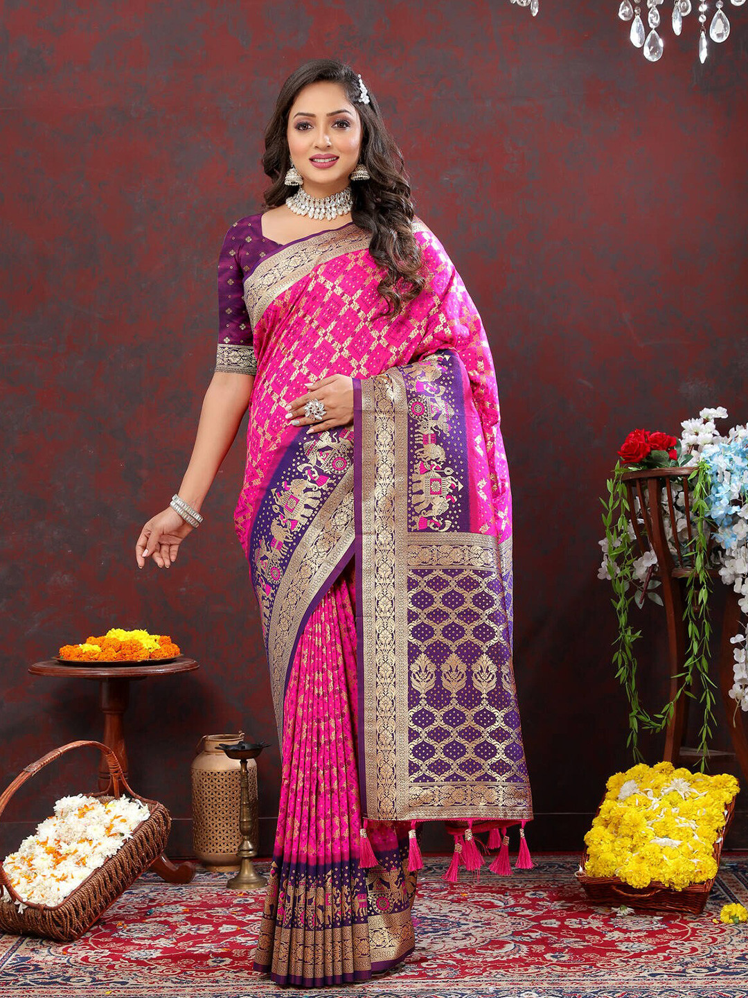 CATCHY FOREVER Ethnic Motifs Woven Design Zari Patola Saree, Pink
CATCHY FOREVER Ethnic Motifs Woven Design Zari Patola Saree, Pink