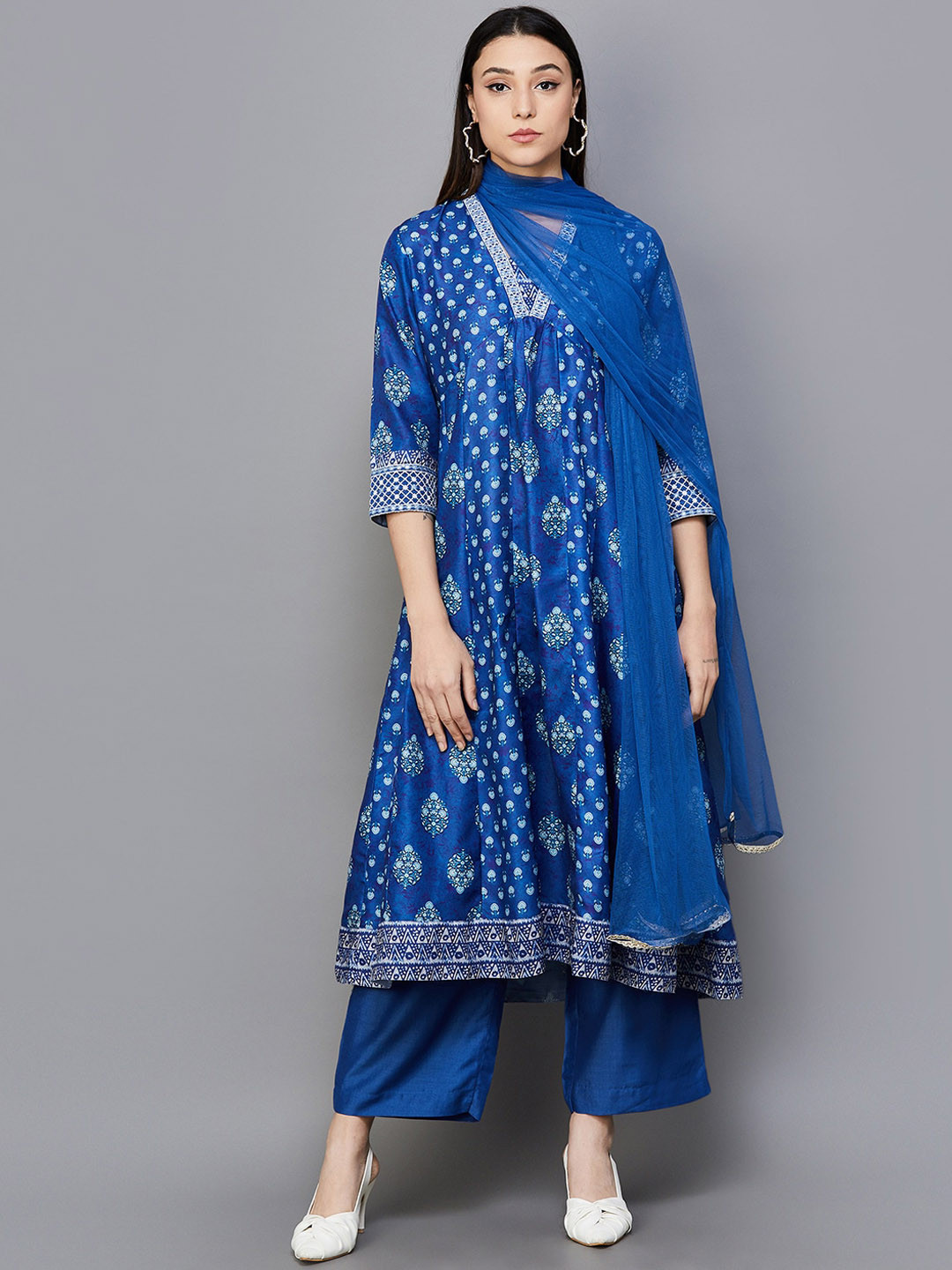 Melange by Lifestyle V Neck Ethnic Printed Empire Kurta with Trouser & Dupatta, Violet
Melange by Lifestyle V Neck Ethnic Printed Empire Kurta with Trouser & Dupatta, Violet