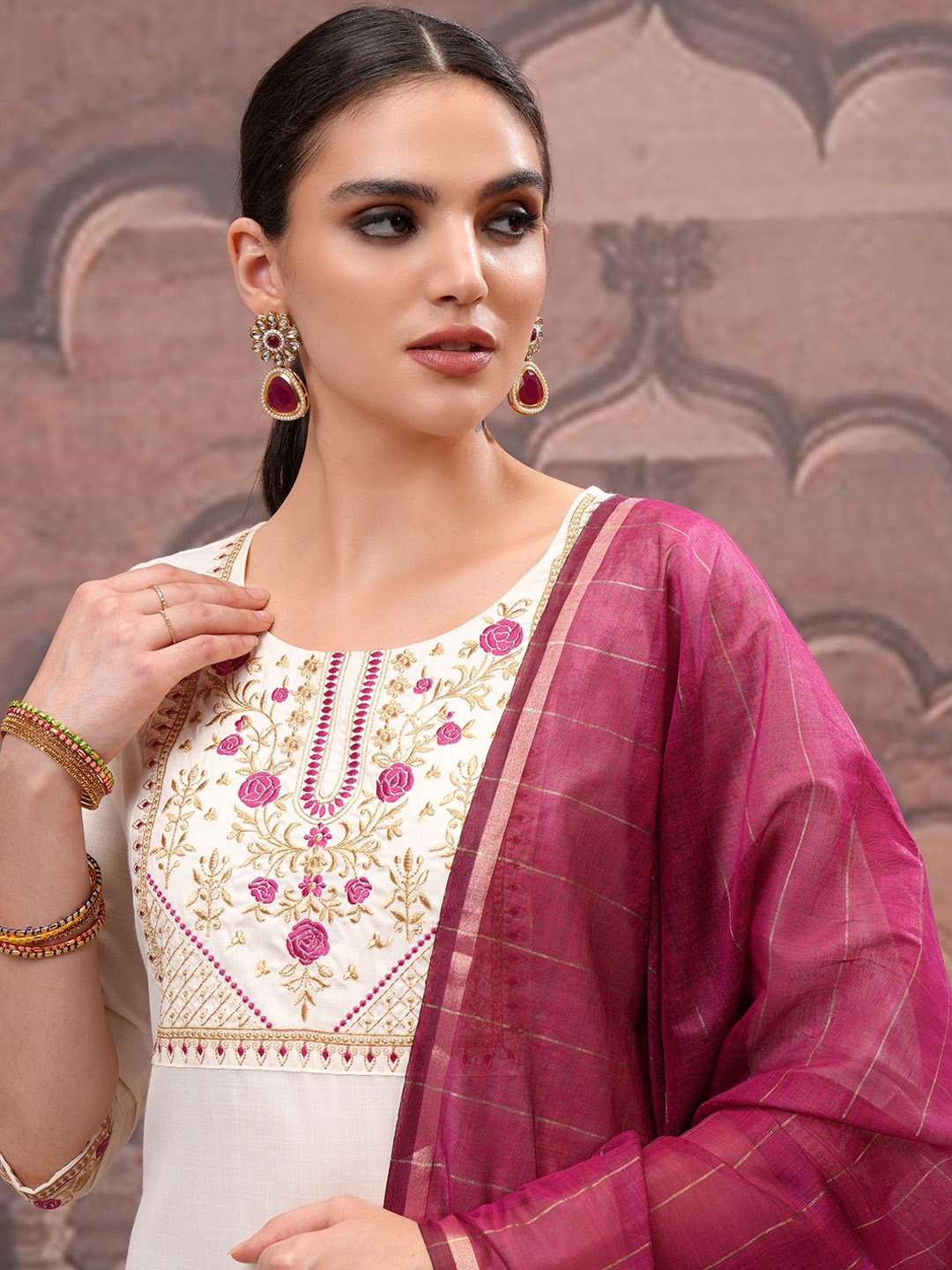 Vishudh Cream Ethnic Motifs Embroidered Thread Work Straight Kurta with Trouser & Dupatta
Vishudh Cream Ethnic Motifs Embroidered Thread Work Straight Kurta with Trouser & Dupatta