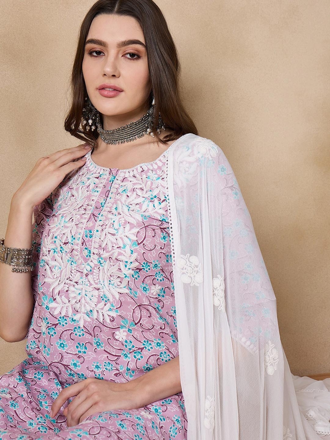 Anouk Floral Printed Thread Work Pure Cotton Straight Kurta with Trousers & Dupatta, Pink
Anouk Floral Printed Thread Work Pure Cotton Straight Kurta with Trousers & Dupatta, Pink