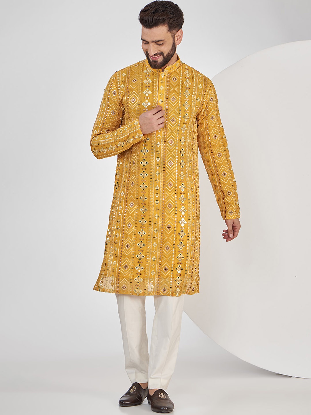 KASBAH CLOTHING NISHCHAIY SAJDEH Men Ethnic Motifs Thread Work Georgette Kurta, Yellow
KASBAH CLOTHING NISHCHAIY SAJDEH Men Ethnic Motifs Thread Work Georgette Kurta, Yellow