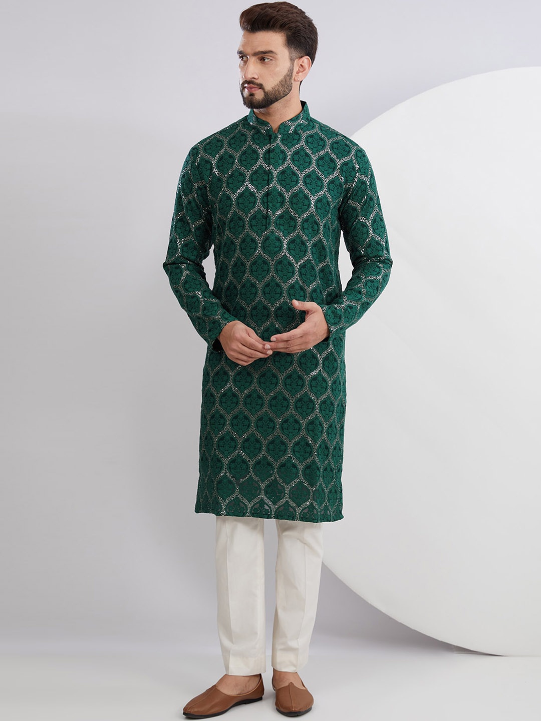 KASBAH CLOTHING NISHCHAIY SAJDEH Men Ethnic Motifs Thread Work Georgette Kurta, Green
KASBAH CLOTHING NISHCHAIY SAJDEH Men Ethnic Motifs Thread Work Georgette Kurta, Green
