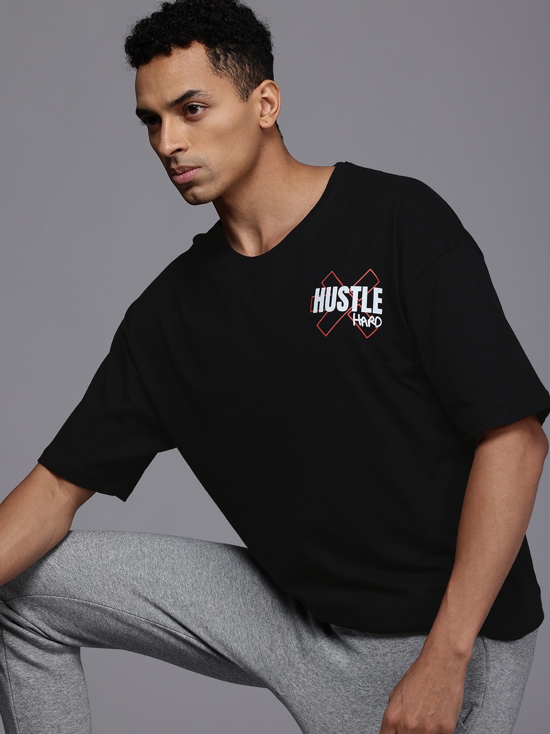 HRX by Hrithik Roshan Men Lifestyle Printed Drop-Shoulder Sleeves Oversized T-shirt, Black
HRX by Hrithik Roshan Men Lifestyle Printed Drop-Shoulder Sleeves Oversized T-shirt, Black