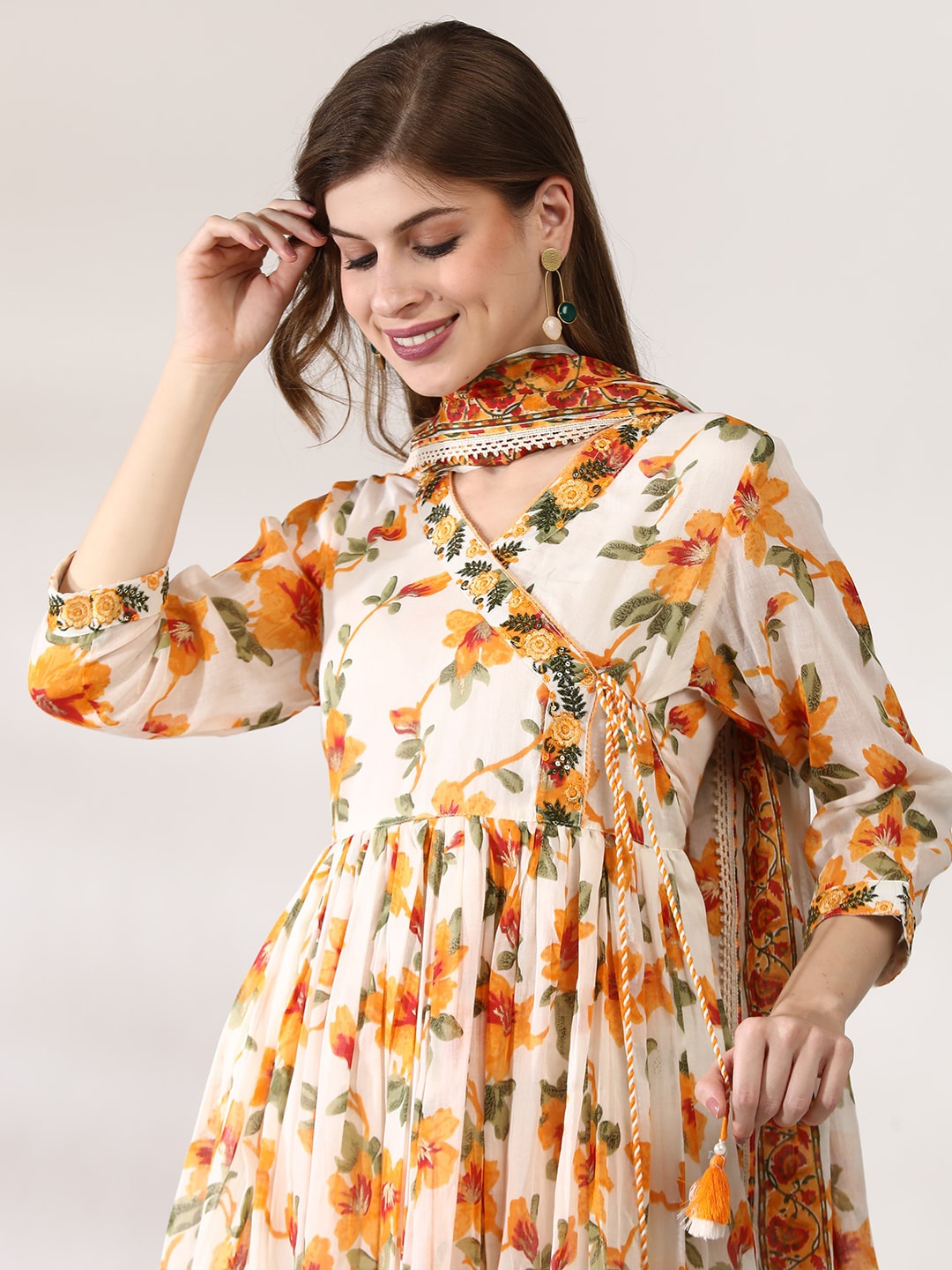 Anouk Floral Printed Angrakha Pure Cotton Straight Kurta with Trousers & Dupatta, White
Anouk Floral Printed Angrakha Pure Cotton Straight Kurta with Trousers & Dupatta, White