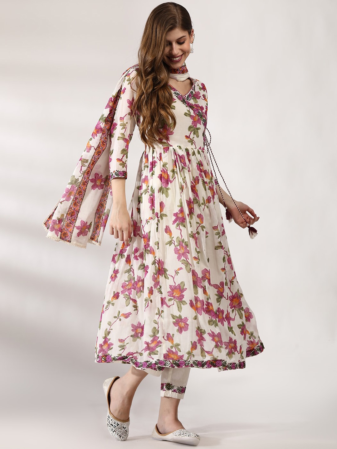 Anouk Floral Printed V-Neck Angrakha Thread Work Pure Cotton Kurta with Trousers & Dupatta, Off white
Anouk Floral Printed V-Neck Angrakha Thread Work Pure Cotton Kurta with Trousers & Dupatta, Off white