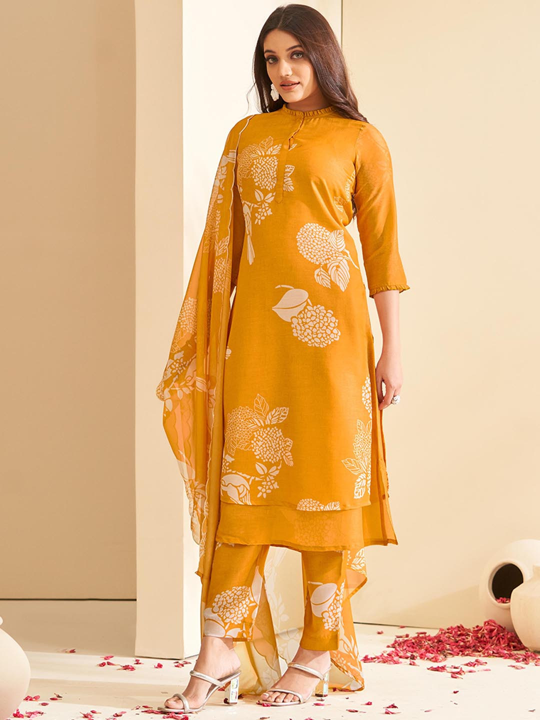 DRESOUL Floral Printed Mandarin Collar Straight Kurta with Palazzos & Dupatta, Mustard
DRESOUL Floral Printed Mandarin Collar Straight Kurta with Palazzos & Dupatta, Mustard
