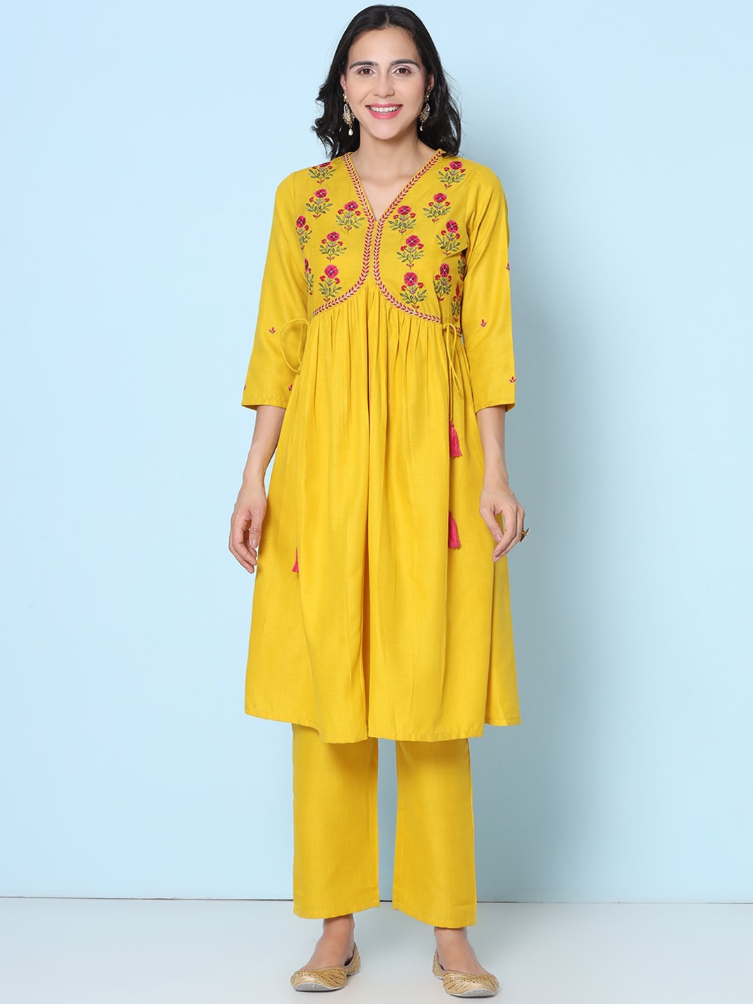 Bhama Couture Floral Embroidered Empire Thread Work V-Neck A-Line Kurta With Trouser, Mustard
Bhama Couture Floral Embroidered Empire Thread Work V-Neck A-Line Kurta With Trouser, Mustard