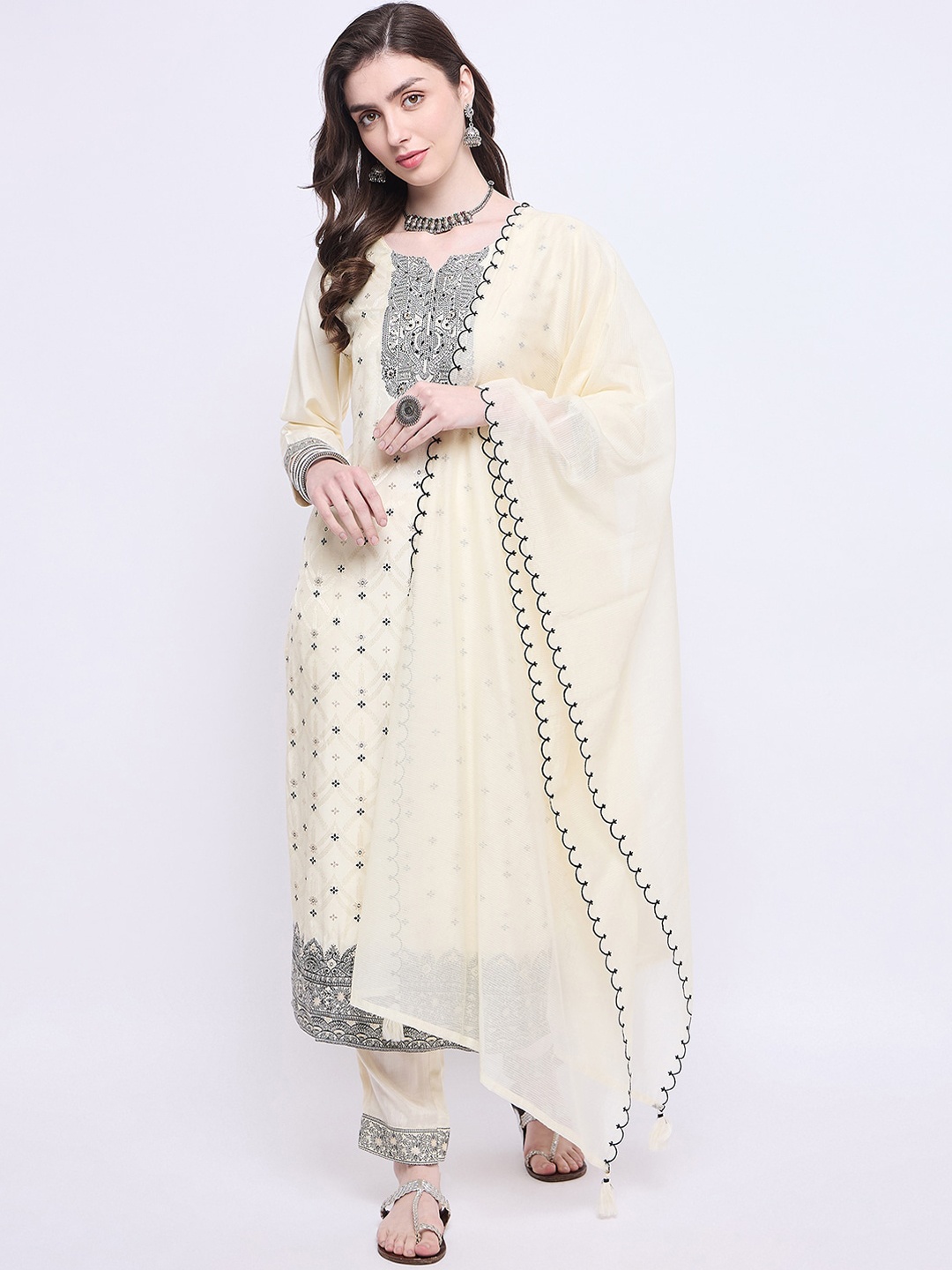Knitstudio Ethnic Motifs Embroidered Thread Work Kurti with Trousers & With Dupatta, Cream
Knitstudio Ethnic Motifs Embroidered Thread Work Kurti with Trousers & With Dupatta, Cream