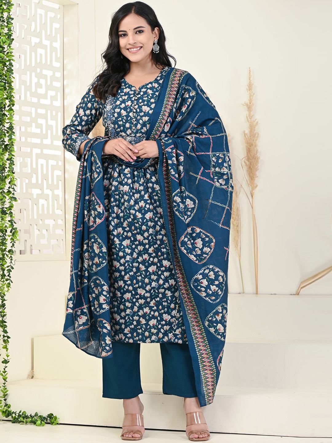 KALINI Floral Printed Empire Sequinned Pure Cotton Kurta with Trousers & Dupatta, Blue
KALINI Floral Printed Empire Sequinned Pure Cotton Kurta with Trousers & Dupatta, Blue