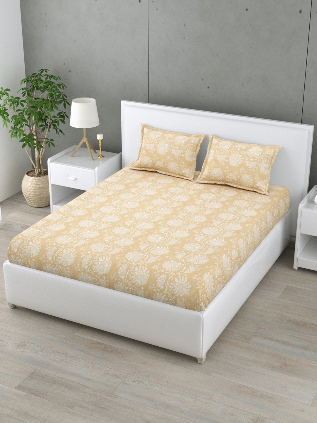 HOME AFFAIRS Beige & White Floral Cotton 160 TC King Bedsheet with 2 Pillow Covers
HOME AFFAIRS Beige & White Floral Cotton 160 TC King Bedsheet with 2 Pillow Covers