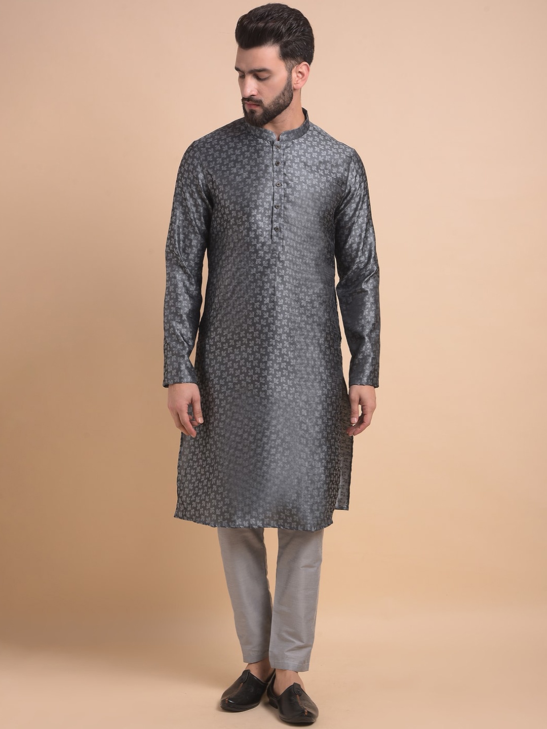 Anouk Floral Woven Design Mandarin Collar Long Sleeves Straight Kurta with Pyjama, Silver
Anouk Floral Woven Design Mandarin Collar Long Sleeves Straight Kurta with Pyjama, Silver