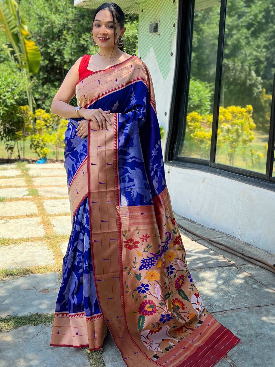 SGF11 Ethnic Motifs Woven Design Zari Art Silk Kanjeevaram Saree, Blue
SGF11 Ethnic Motifs Woven Design Zari Art Silk Kanjeevaram Saree, Blue
