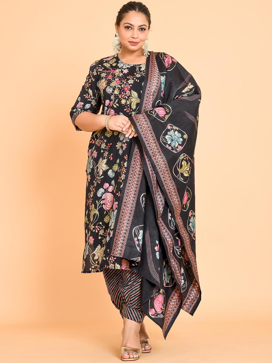 madam PLUS Round Neck Floral Printed Sequinned Straight Kurta with Salwar & Dupatta, Black
madam PLUS Round Neck Floral Printed Sequinned Straight Kurta with Salwar & Dupatta, Black