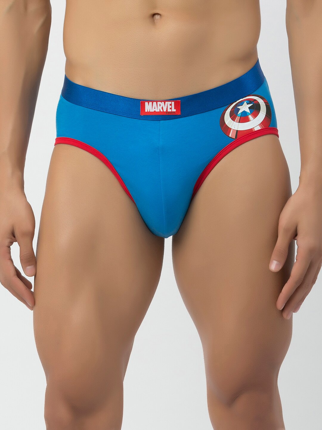 John Players Mid-Rise Captain America Printed Contoured Pouch Basic Briefs JBF011M08S, Blue
John Players Mid-Rise Captain America Printed Contoured Pouch Basic Briefs JBF011M08S, Blue