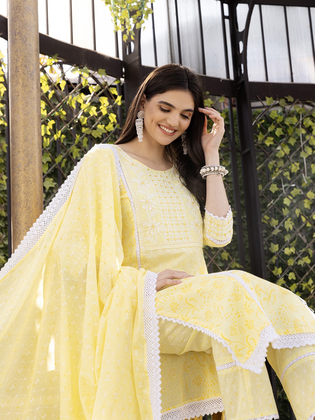 Ishin Floral Printed Thread Work Pure Cotton Straight Kurta with Trousers & With Dupatta, Yellow
Ishin Floral Printed Thread Work Pure Cotton Straight Kurta with Trousers & With Dupatta, Yellow
