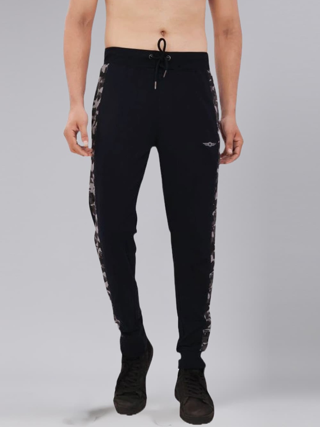 Force NXT Men Camouflage Printed Detail Super Combed Cotton Slim-Fit Jogger, Navy blue
Force NXT Men Camouflage Printed Detail Super Combed Cotton Slim-Fit Jogger, Navy blue