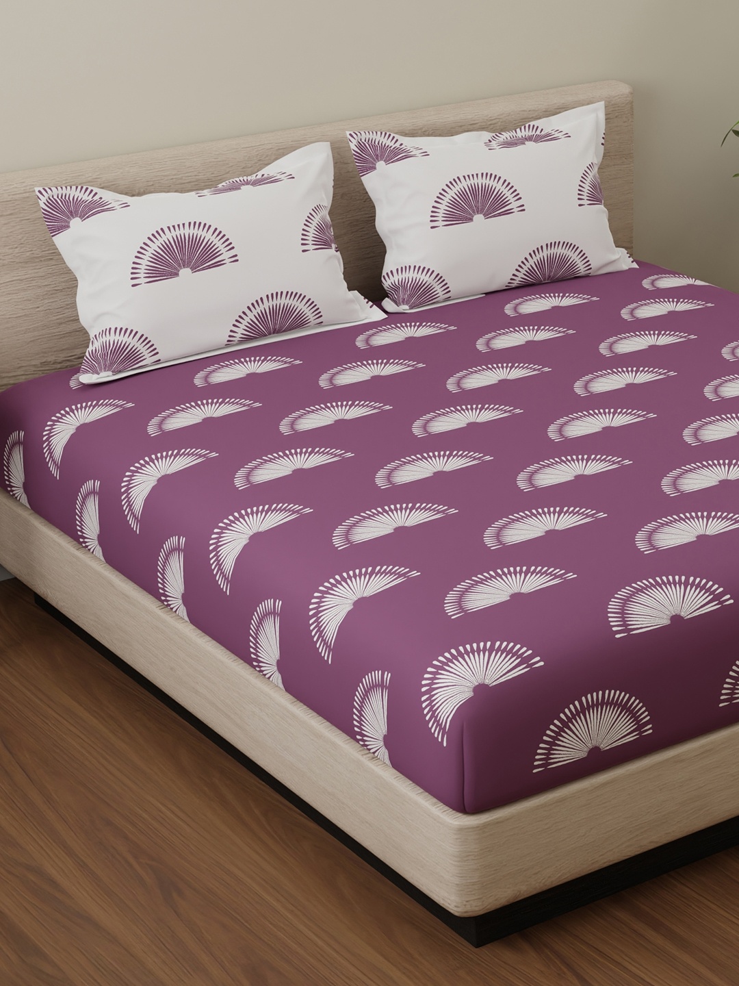Huesland sunrise White & Purple Geometric 144 TC Cotton King Bedsheet with 2 Pillow Covers
Huesland sunrise White & Purple Geometric 144 TC Cotton King Bedsheet with 2 Pillow Covers