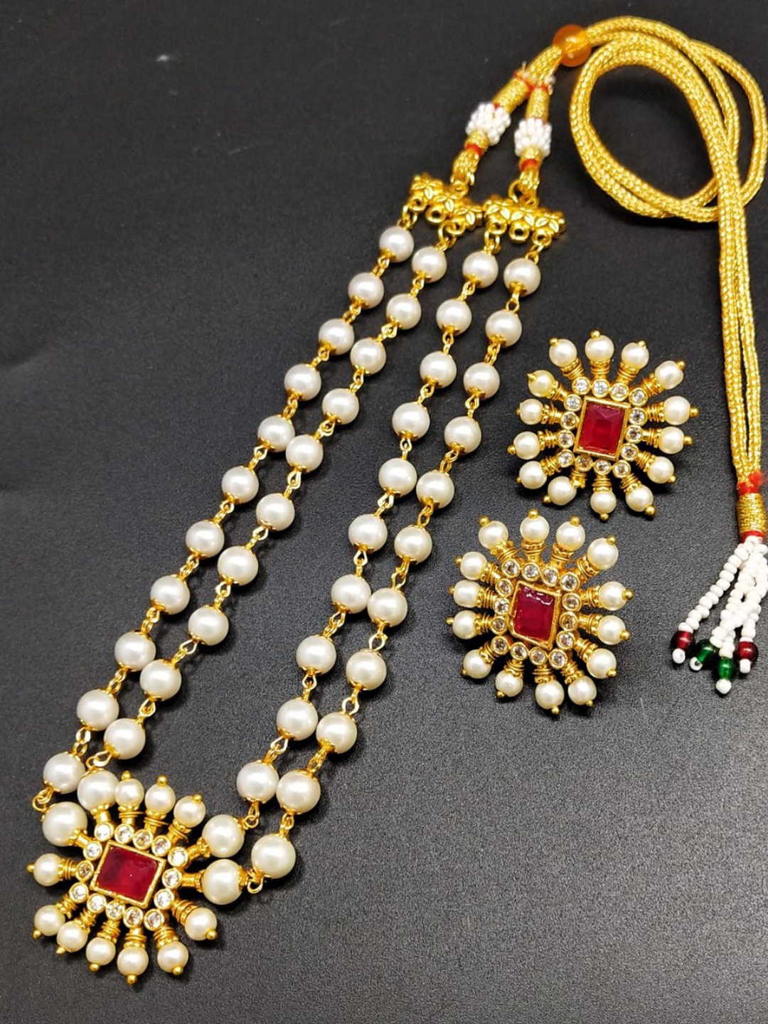 Adc fashions Gold-Plated Artificial Stones & Beads Studded Necklace Earrings Set, Red
Adc fashions Gold-Plated Artificial Stones & Beads Studded Necklace Earrings Set, Red