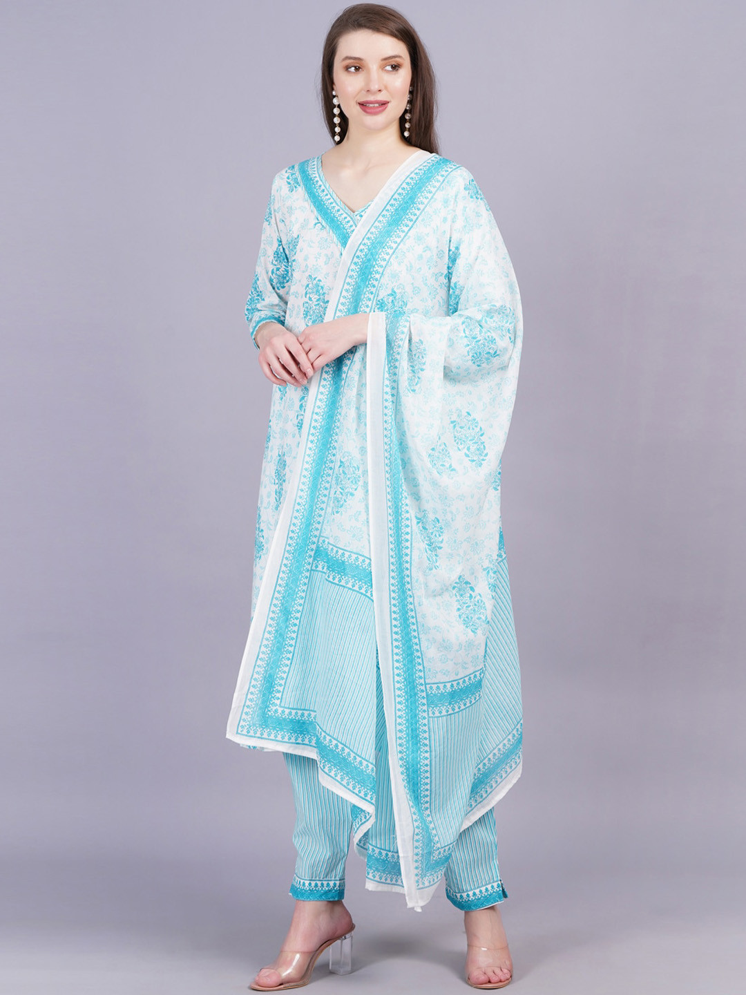 JC4U Floral Printed Angrakha Gotta Patti Pure Cotton Kurta with Trousers & Dupatta, Blue
JC4U Floral Printed Angrakha Gotta Patti Pure Cotton Kurta with Trousers & Dupatta, Blue