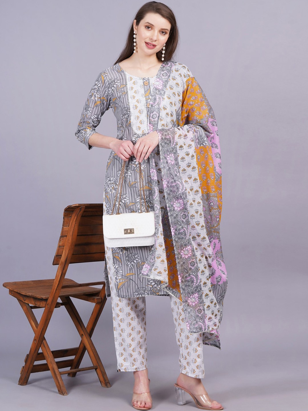 JC4U Floral Printed Round Neck Pure Cotton Straight Kurta with Trousers & Dupatta, Grey
JC4U Floral Printed Round Neck Pure Cotton Straight Kurta with Trousers & Dupatta, Grey