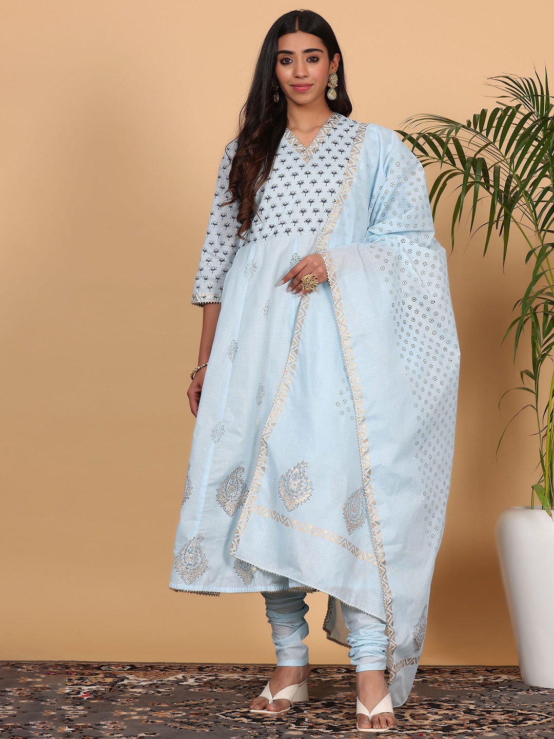 KAANCHIE NANGGIA Floral Printed Pure Cotton A-Line Kurta with Churidar & Dupatta, Turquoise blue
KAANCHIE NANGGIA Floral Printed Pure Cotton A-Line Kurta with Churidar & Dupatta, Turquoise blue
