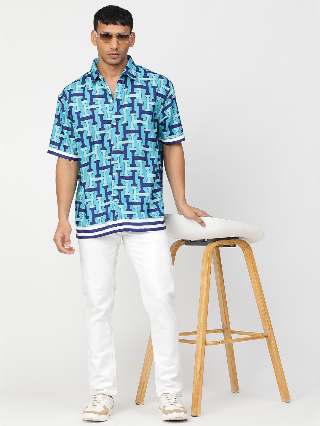 HEMSTERS Comfort Abstract Printed Spread Collar Cotton Relaxed Fit Casual Shirt, Blue
HEMSTERS Comfort Abstract Printed Spread Collar Cotton Relaxed Fit Casual Shirt, Blue