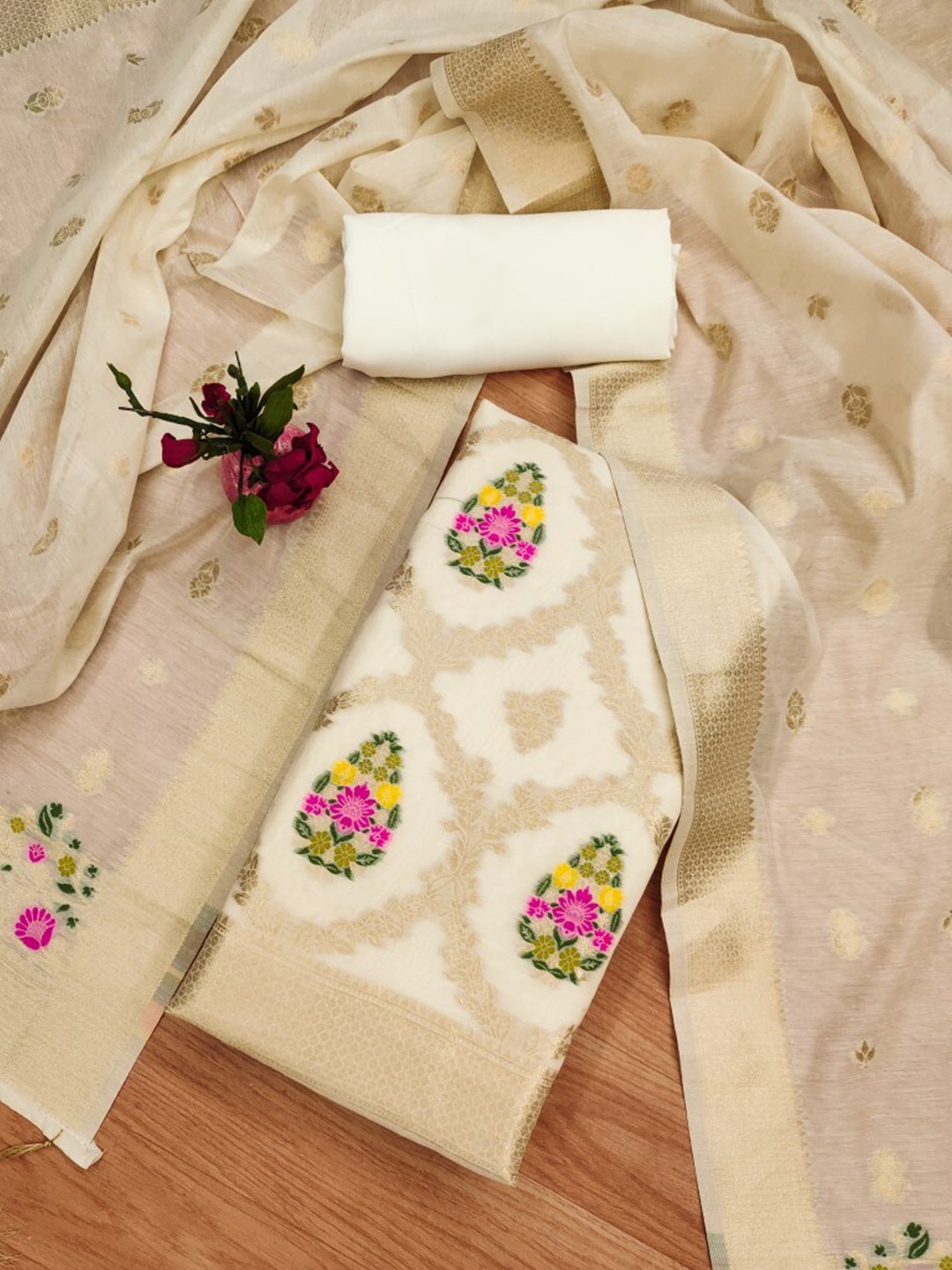 Momina Fashion Floral Woven Design Zari Pure Silk Unstitched Dress Material, White
Momina Fashion Floral Woven Design Zari Pure Silk Unstitched Dress Material, White