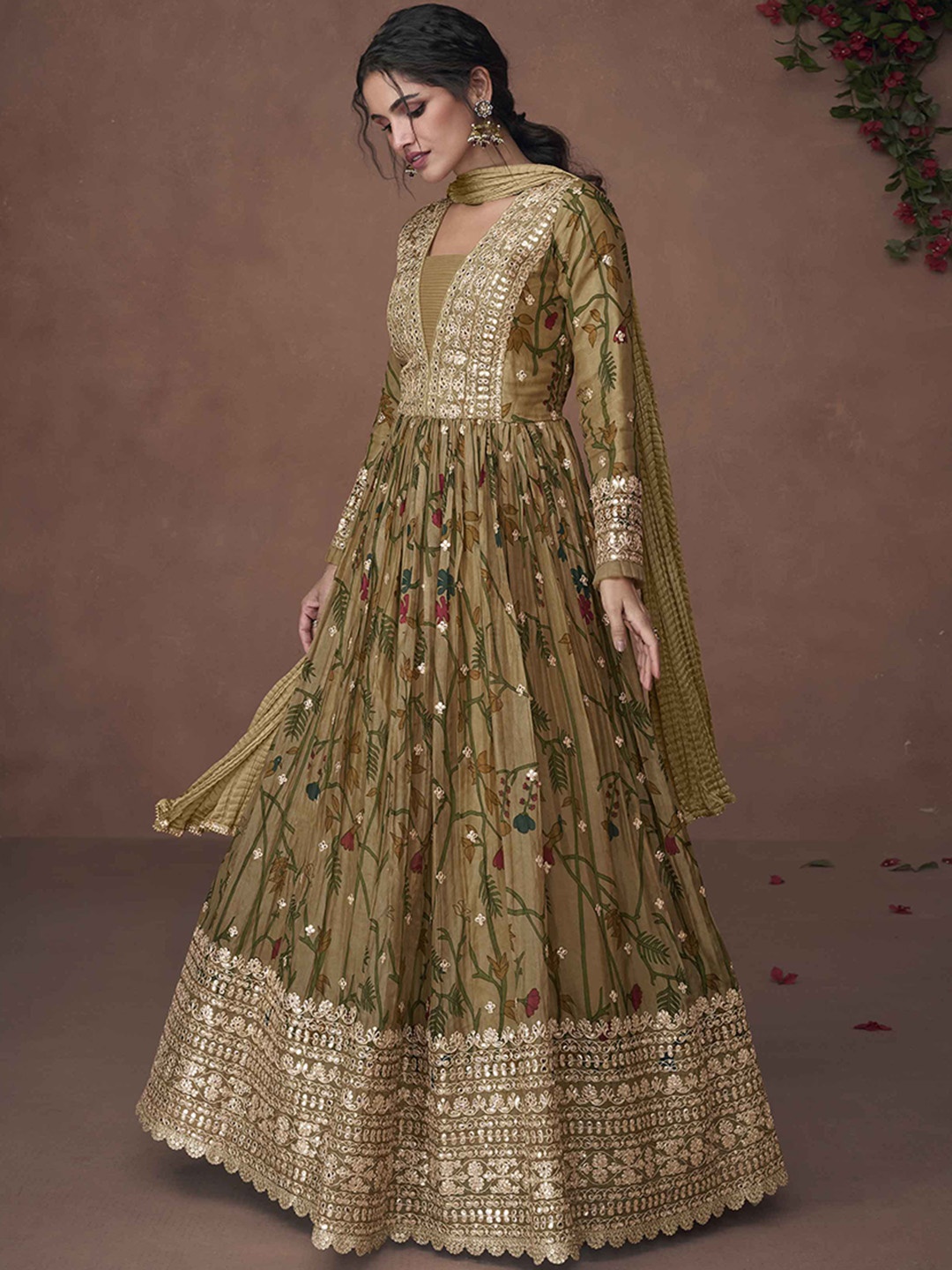 Meena Bazaar Floral Printed Regular Sequinned Kurta with Churidar & With Dupatta, Green
Meena Bazaar Floral Printed Regular Sequinned Kurta with Churidar & With Dupatta, Green