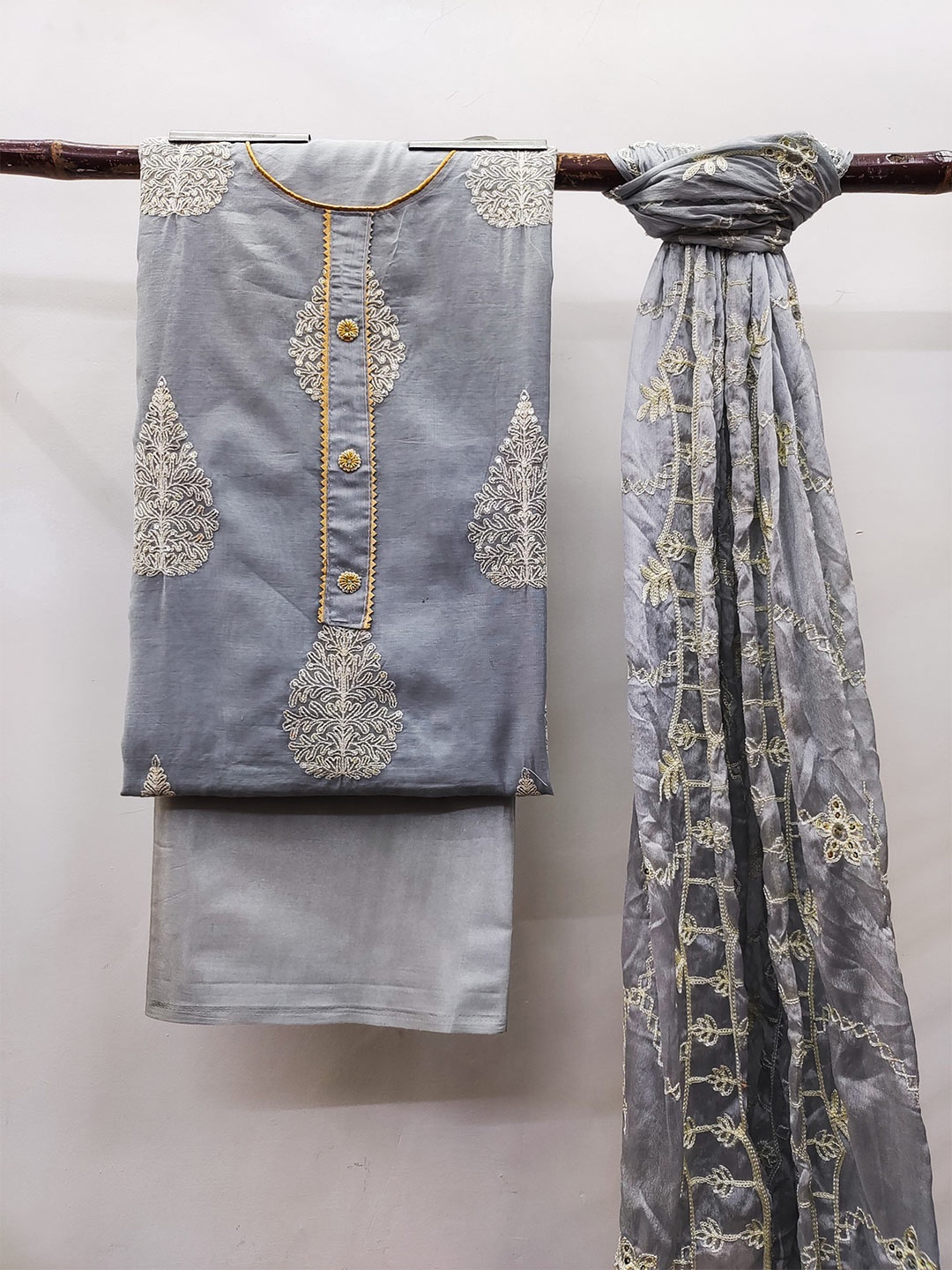 MAHALASA Ethnic Motifs Embroidered Pure Cotton Unstitched Dress Material, Grey
MAHALASA Ethnic Motifs Embroidered Pure Cotton Unstitched Dress Material, Grey