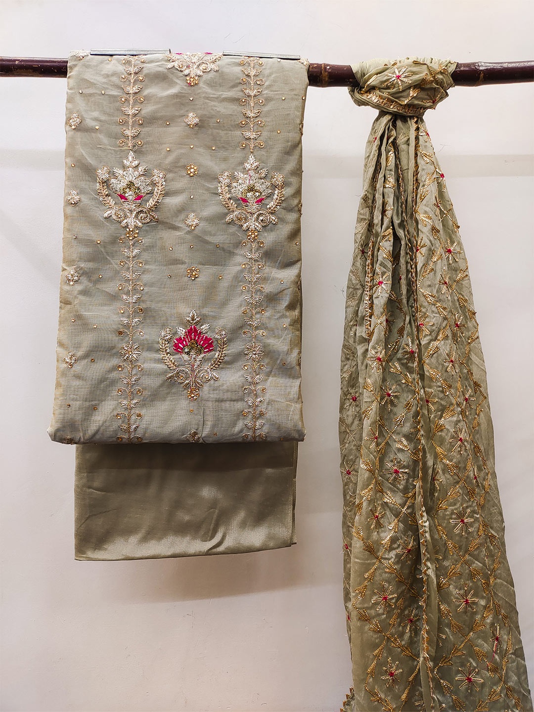 MAHALASA Ethnic Motifs Embroidered Pure Cotton Unstitched Dress Material, Cream
MAHALASA Ethnic Motifs Embroidered Pure Cotton Unstitched Dress Material, Cream