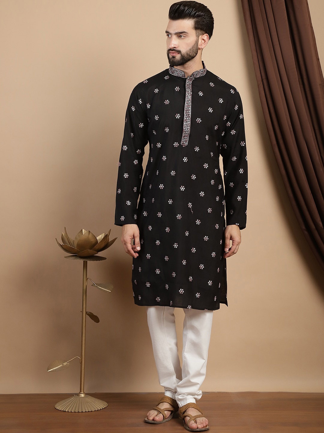 Anouk Floral Embroidered Regular Thread Work Mandarin Collar Straight Kurta with Churidar, Black
Anouk Floral Embroidered Regular Thread Work Mandarin Collar Straight Kurta with Churidar, Black