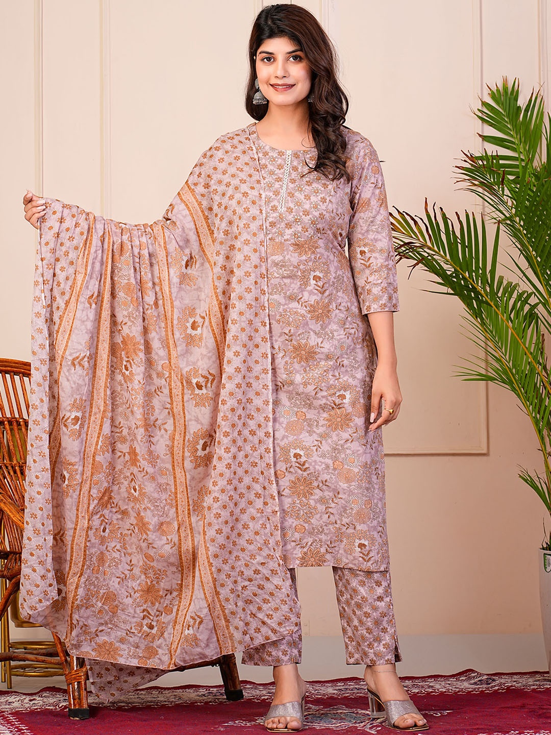 SIGNORIA Floral Printed Regular Thread Work Pure Cotton Kurta with Trouser & Dupatta, Purple
SIGNORIA Floral Printed Regular Thread Work Pure Cotton Kurta with Trouser & Dupatta, Purple