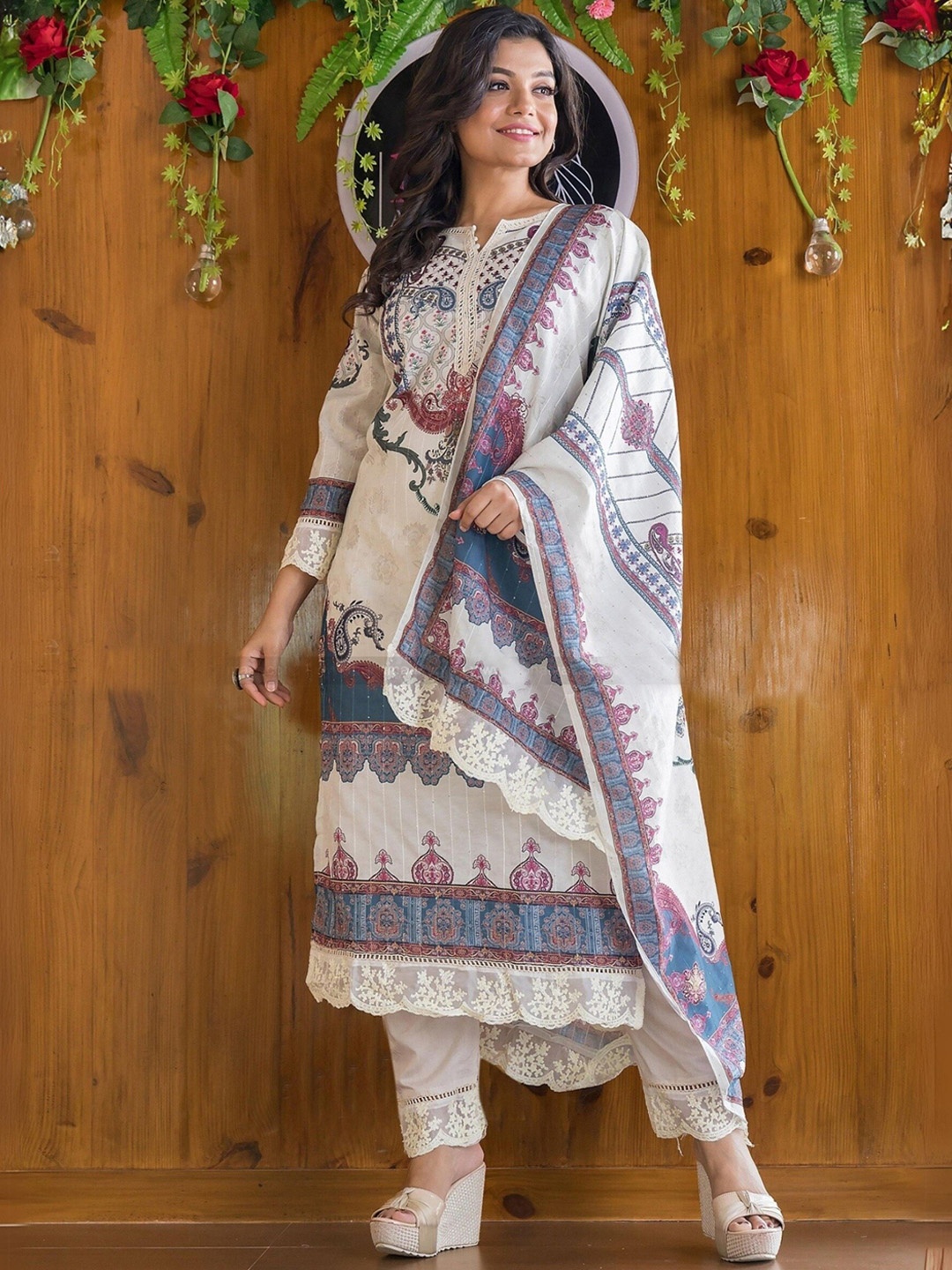 KALINI Floral Embroidered Regular Thread Work Kurta with Trousers & With Dupatta, White
KALINI Floral Embroidered Regular Thread Work Kurta with Trousers & With Dupatta, White