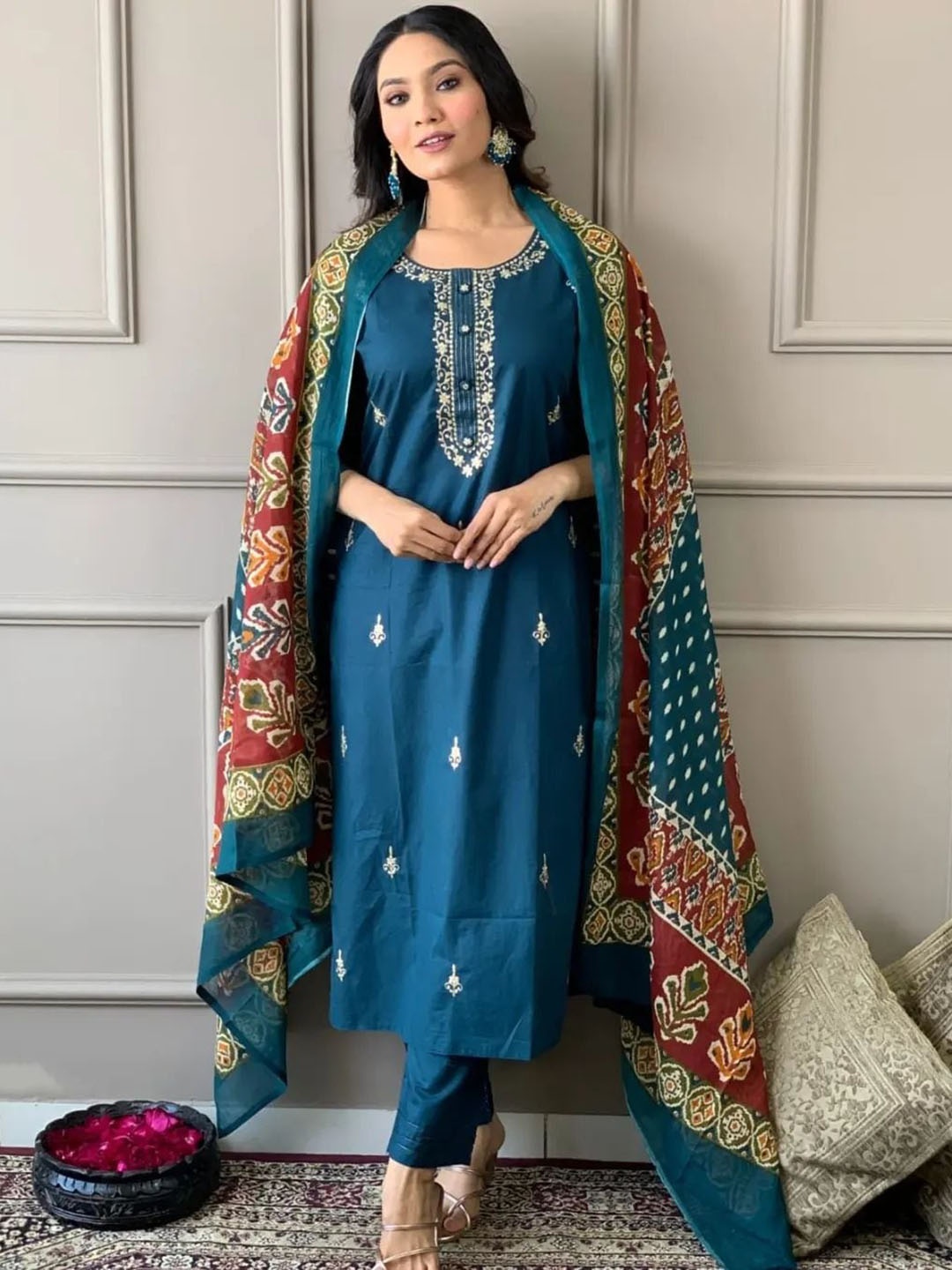 KALINI Ethnic Motifs Embroidered Regular Thread Work Kurta with Trousers & Dupatta, Turquoise blue
KALINI Ethnic Motifs Embroidered Regular Thread Work Kurta with Trousers & Dupatta, Turquoise blue
