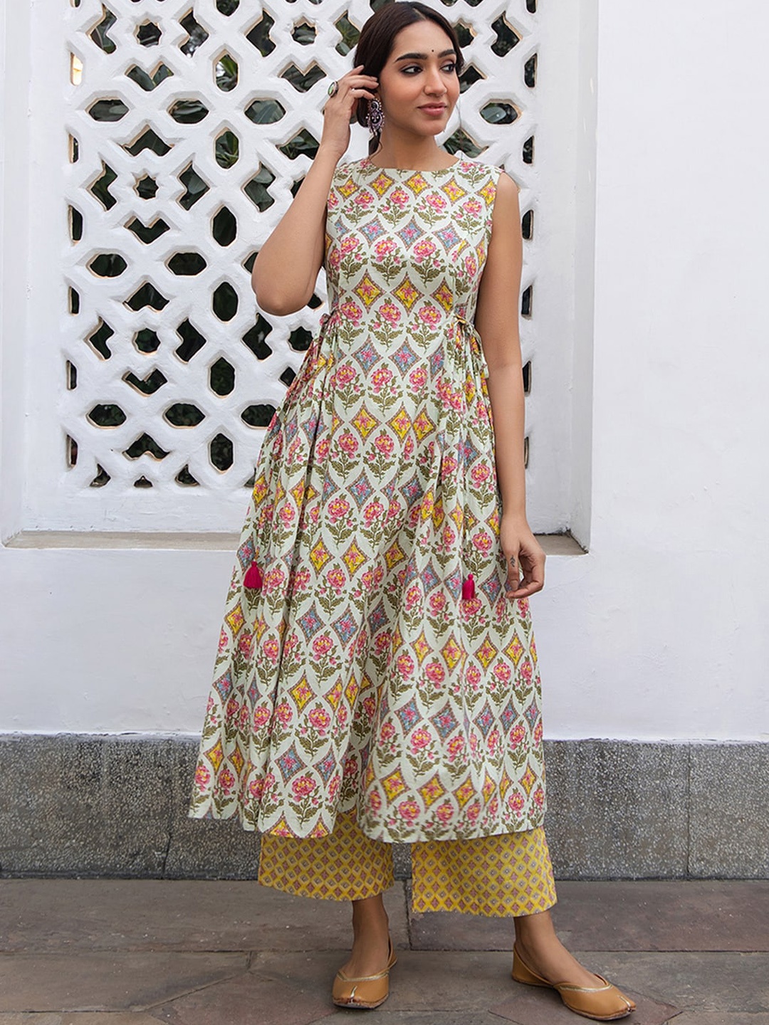 Janasya Ethnic Motifs Printed Pleated Pure Cotton A-Line Kurta with Palazzos, Green
Janasya Ethnic Motifs Printed Pleated Pure Cotton A-Line Kurta with Palazzos, Green