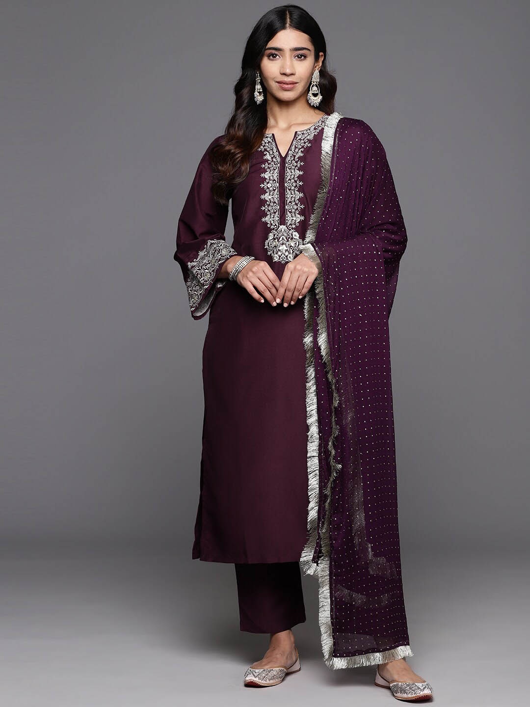 Varanga Ethnic Motifs Yoke Design Regular Thread Work Kurta with Trousers & With Dupatta, Burgundy
Varanga Ethnic Motifs Yoke Design Regular Thread Work Kurta with Trousers & With Dupatta, Burgundy