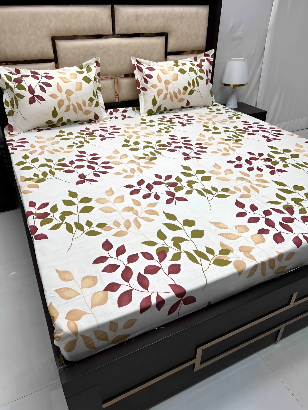 Pure Decor Velar Fur Sib White Floral Cotton 350 TC King Bedsheet With 2 Pillow Covers
Pure Decor Velar Fur Sib White Floral Cotton 350 TC King Bedsheet With 2 Pillow Covers