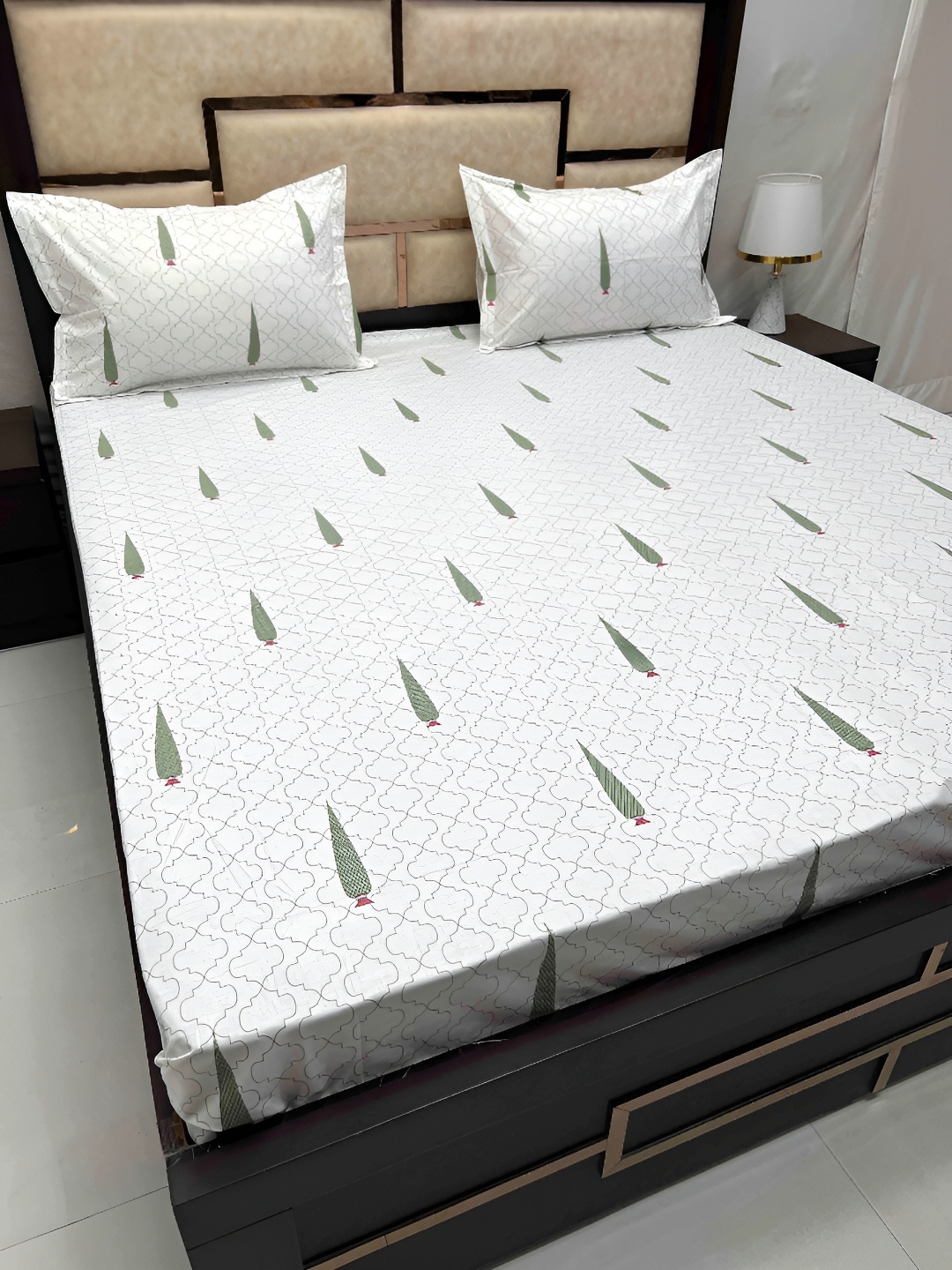 Pure Decor Villa White Ethnic Motifs Cotton 350 TC King Bedsheet With 2 Pillow Covers
Pure Decor Villa White Ethnic Motifs Cotton 350 TC King Bedsheet With 2 Pillow Covers