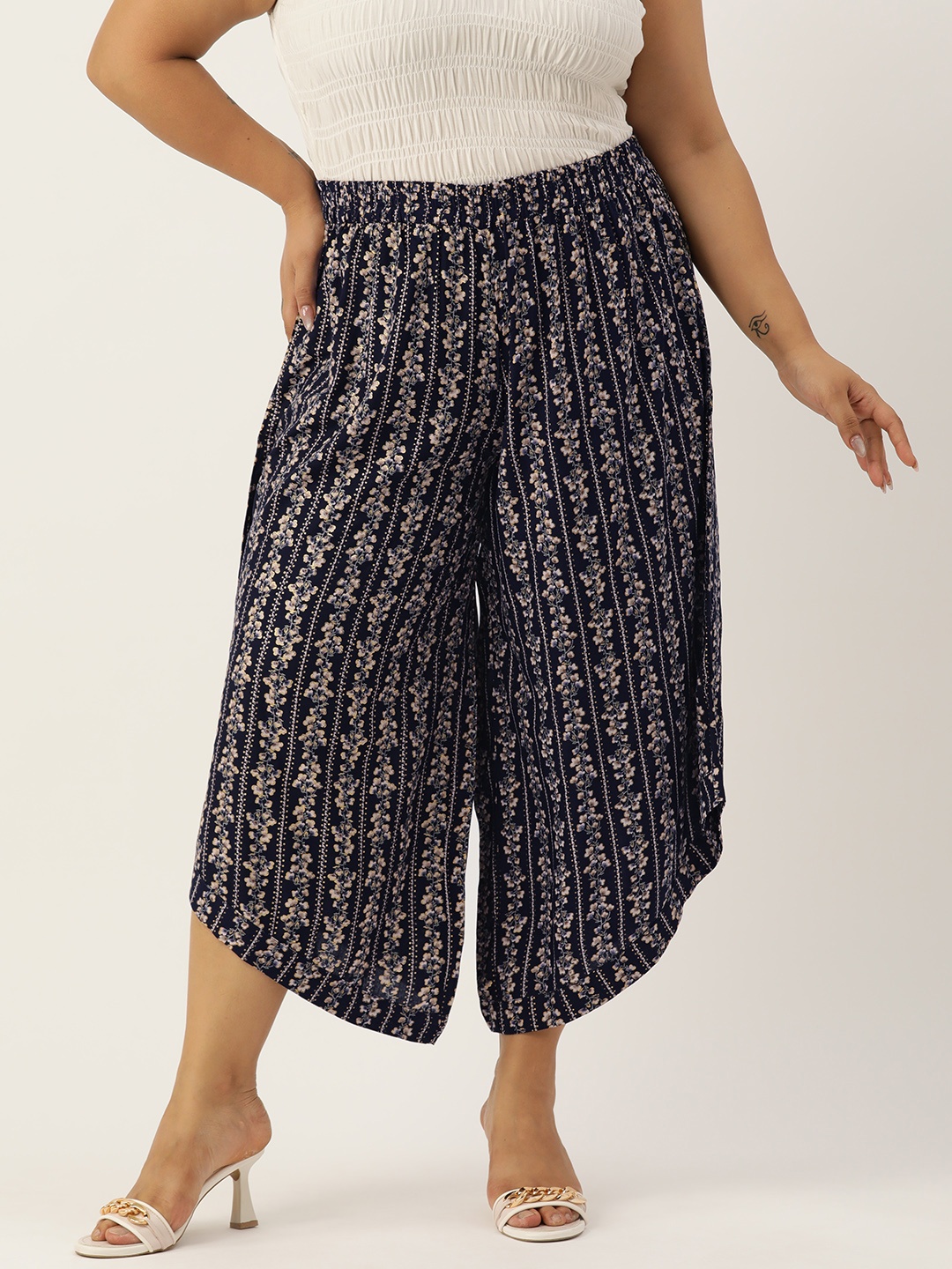 theRebelinme Plus Size Floral Printed Relaxed Flared High-Rise Easy Wash Culottes Trousers, Navy blue
theRebelinme Plus Size Floral Printed Relaxed Flared High-Rise Easy Wash Culottes Trousers, Navy blue