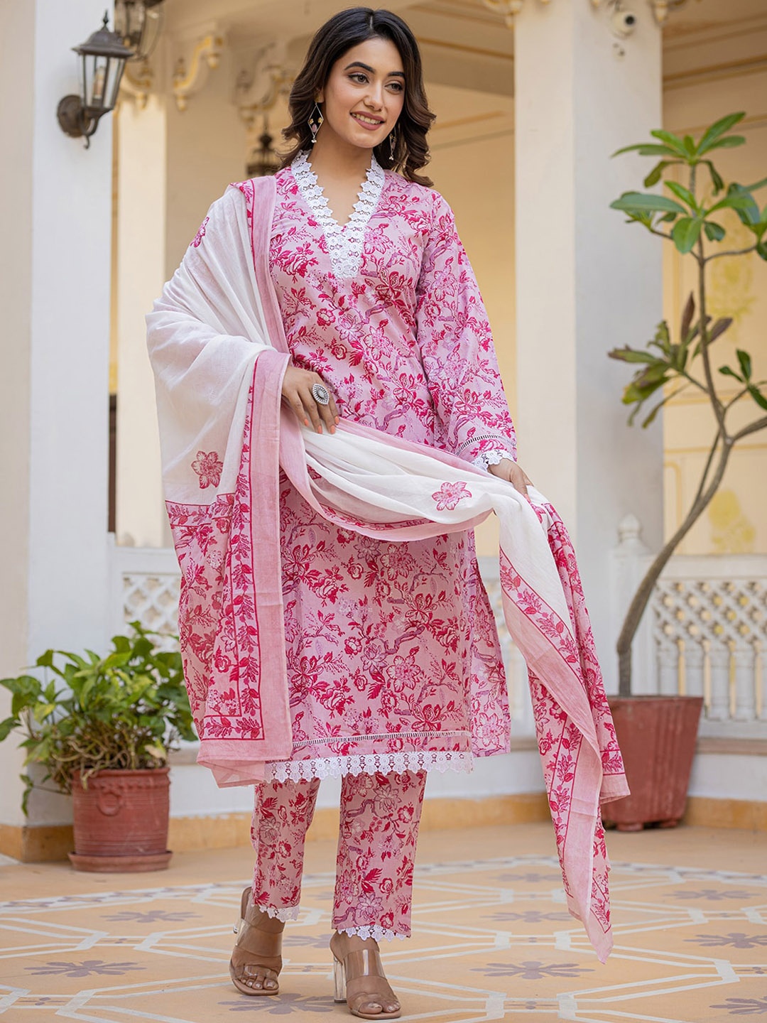 Yufta Pink Printed Gotta Patti Pure Cotton Pakistani Style Kurta With Trousers & Dupatta
Yufta Pink Printed Gotta Patti Pure Cotton Pakistani Style Kurta With Trousers & Dupatta