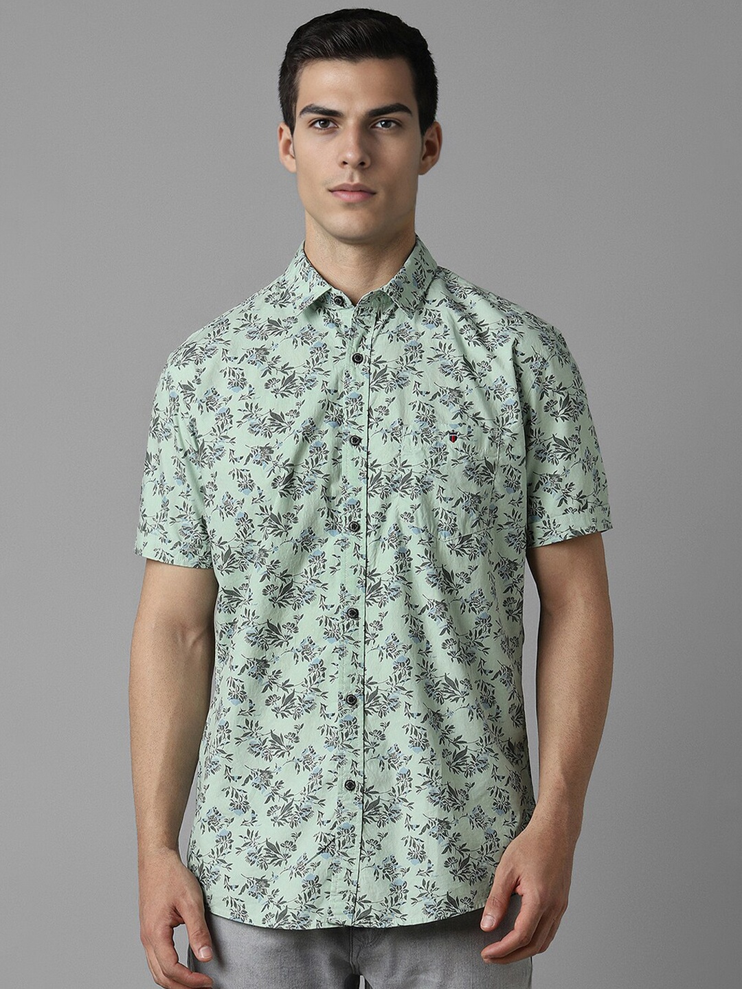 Louis Philippe Jeans Spread Collar Short Sleeves Slim Fit Abstract Printed Casual Shirt, Green
Louis Philippe Jeans Spread Collar Short Sleeves Slim Fit Abstract Printed Casual Shirt, Green