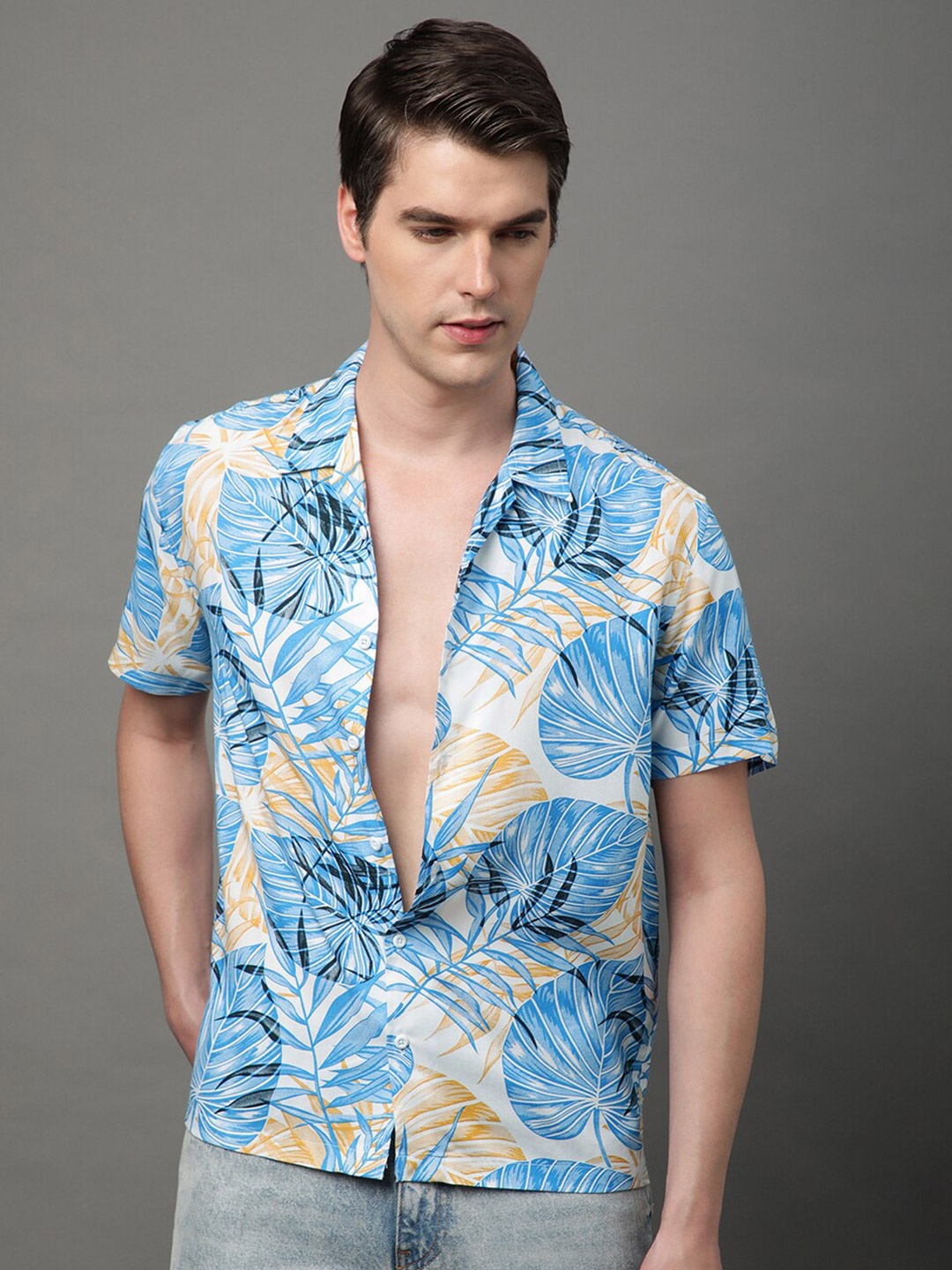Voroxy Men Relaxed Printed Spread Collar Short Sleeves Regular Fit Casual Shirt, Blue
Voroxy Men Relaxed Printed Spread Collar Short Sleeves Regular Fit Casual Shirt, Blue