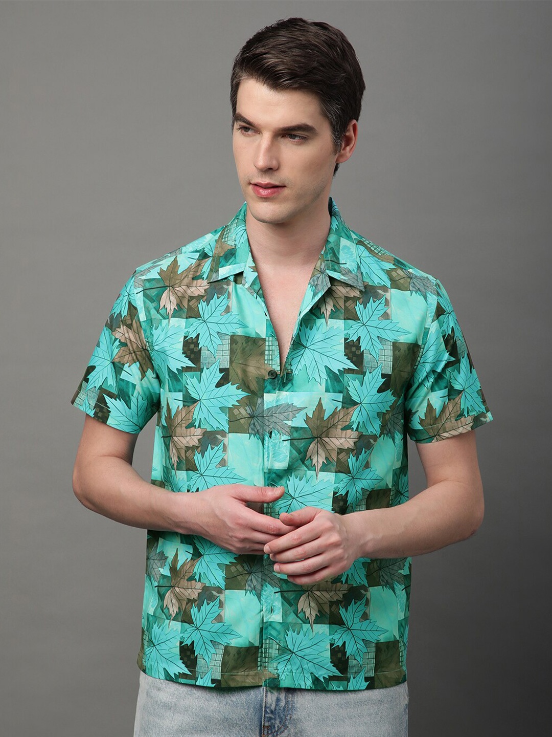 Voroxy Men Relaxed Printed Spread Collar Short Sleeves Regular Fit Casual Shirt, Green
Voroxy Men Relaxed Printed Spread Collar Short Sleeves Regular Fit Casual Shirt, Green