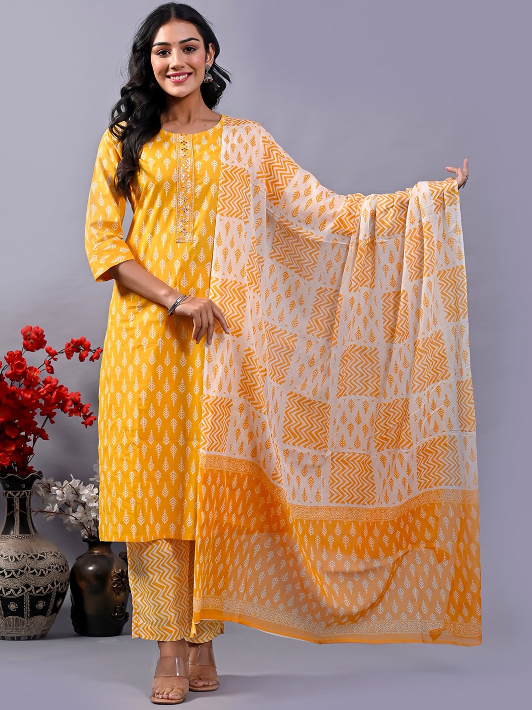 KALINI Ethnic Motifs Printed Round Neck Three-Quarter Sleeves Pure Cotton Kurta Set, Yellow
KALINI Ethnic Motifs Printed Round Neck Three-Quarter Sleeves Pure Cotton Kurta Set, Yellow