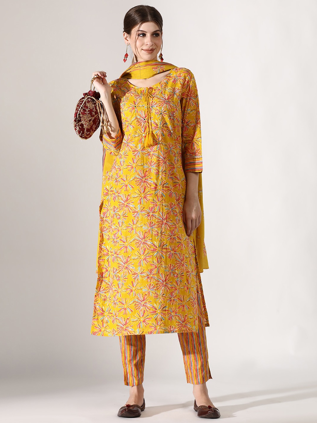 Anouk Floral Printed Regular Thread Work Pure Cotton Kurta With Trousers & Dupatta, Mustard
Anouk Floral Printed Regular Thread Work Pure Cotton Kurta With Trousers & Dupatta, Mustard