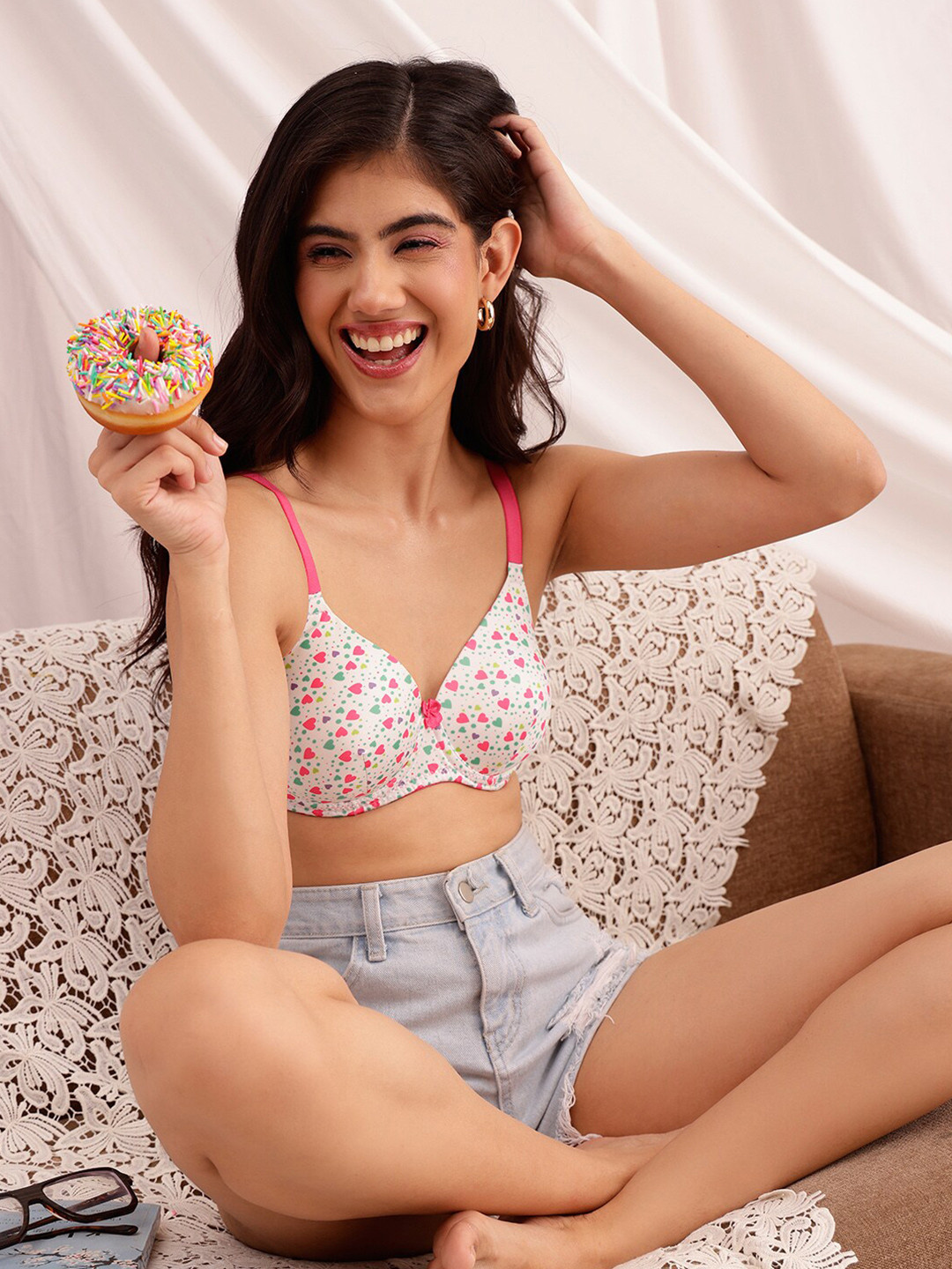 Chelvet Geometric Printed Full Coverage Lightly Padded Everyday Bra with All Day Comfort, White
Chelvet Geometric Printed Full Coverage Lightly Padded Everyday Bra with All Day Comfort, White