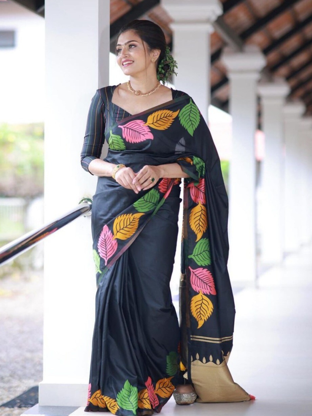 ESOMIC EXPORT Floral Woven Design Embroidered Art Silk Banarasi Saree, Black
ESOMIC EXPORT Floral Woven Design Embroidered Art Silk Banarasi Saree, Black