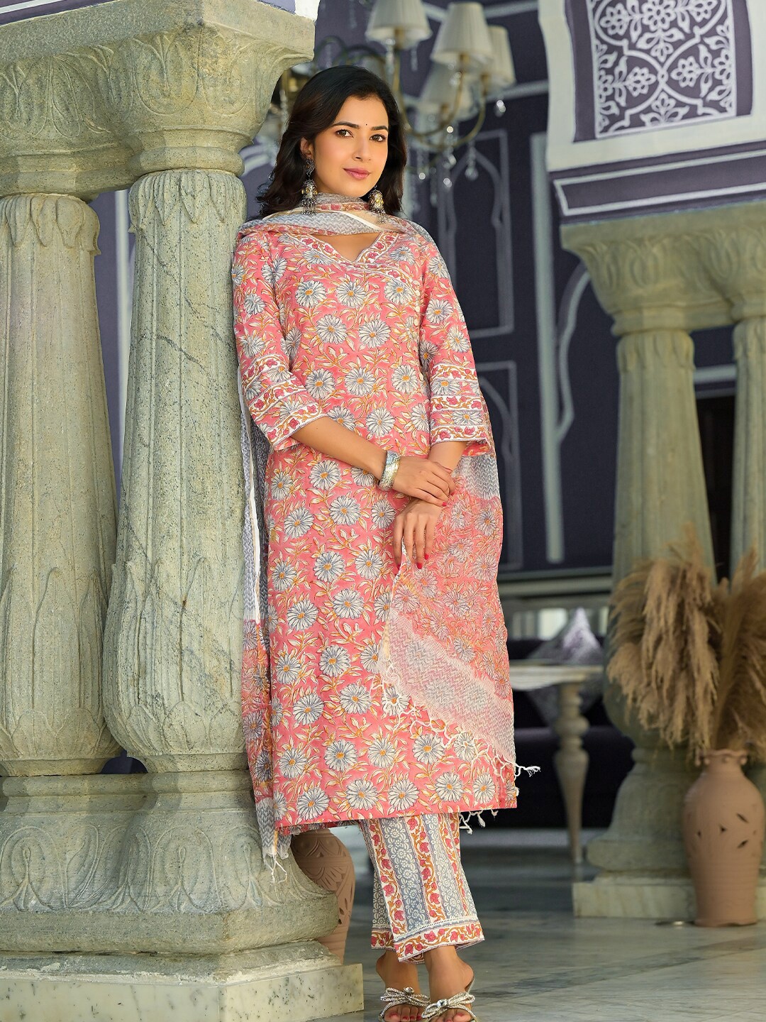 ARAVALII Floral Printed Regular V-Neck Straight Kurta With Trouser & Dupatta, Orange
ARAVALII Floral Printed Regular V-Neck Straight Kurta With Trouser & Dupatta, Orange